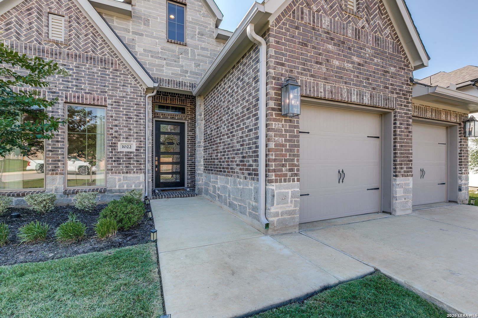 1022 Cadogan Squire – photo 3