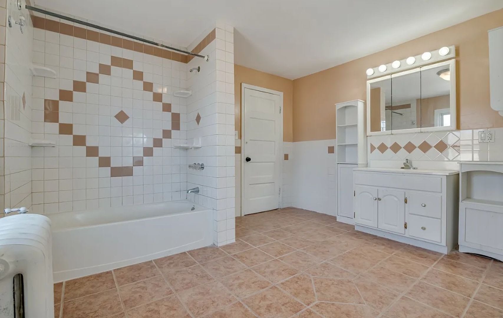 Newly renovated 6-bedroom, 2-bath single-family home – photo 1