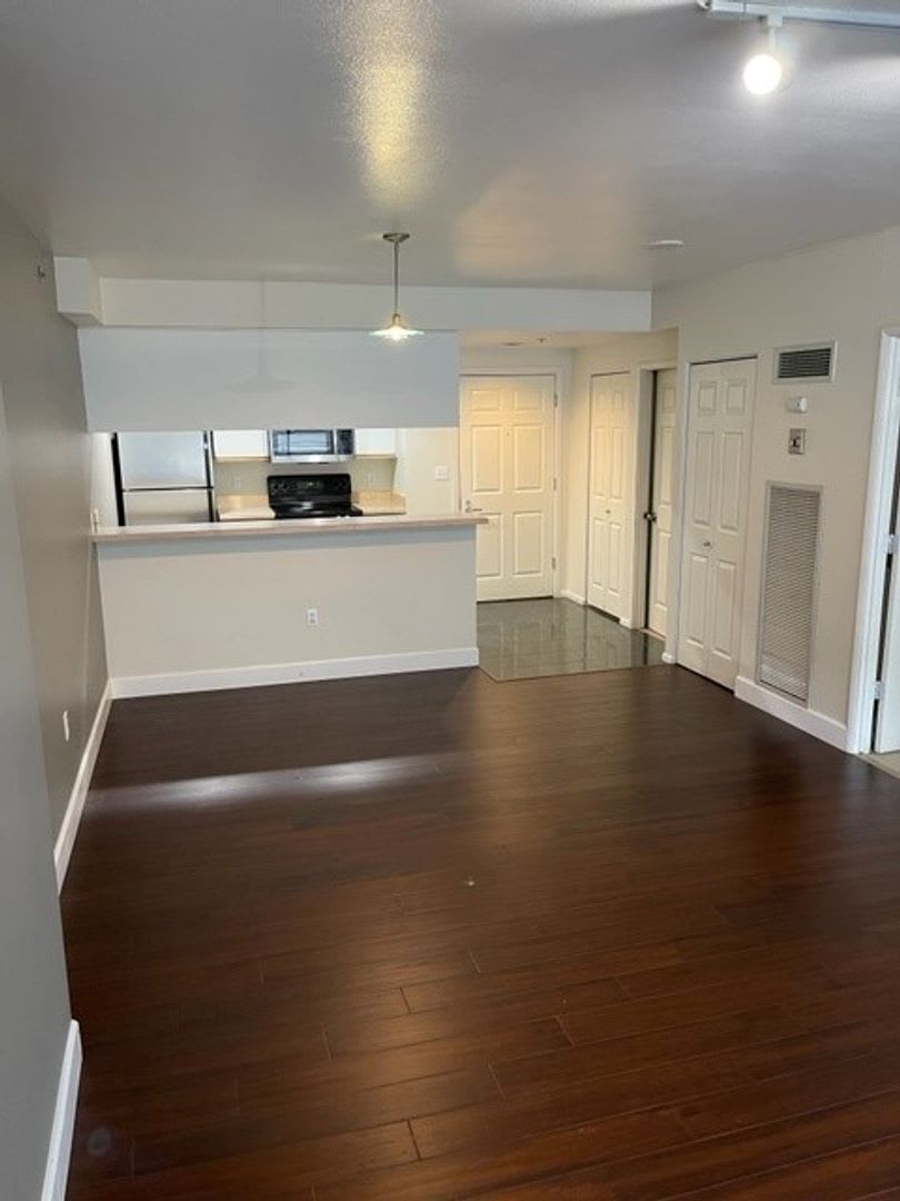 Upscale 1bd 1bath in Heart of Beltown With Hotel Like Feel! – photo 4