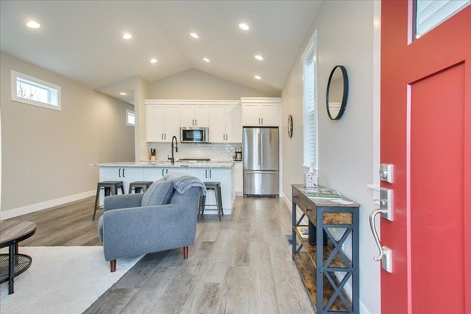 Stunning newer home in a great Boise location – photo 2