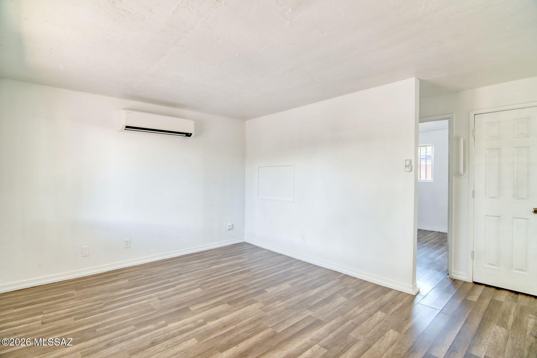 5653 E 28Th Street – photo 4