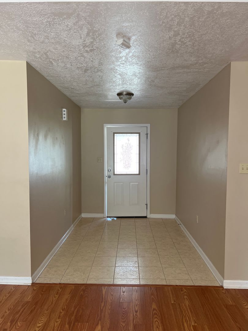 110 Maverick St. – photo 3