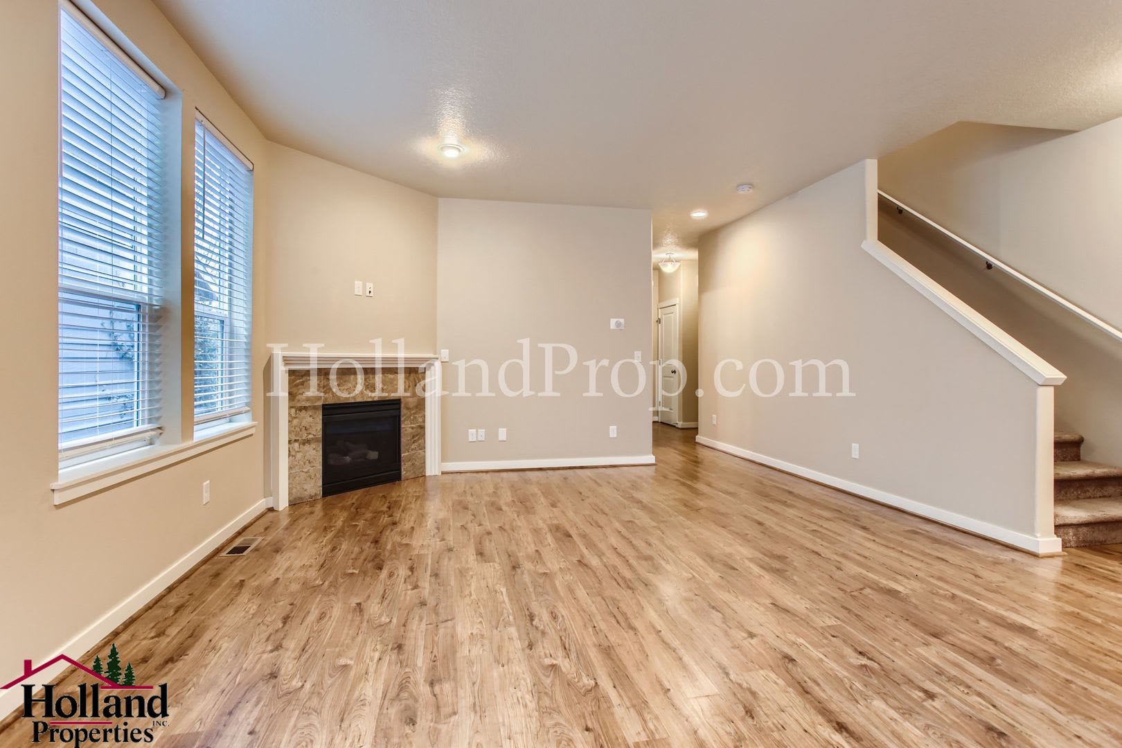 Beautiful Home With Balcony and Great Location! ** BEST PRICE $2,495 and REDUCED SECURITY DEPOSIT ** – photo 5