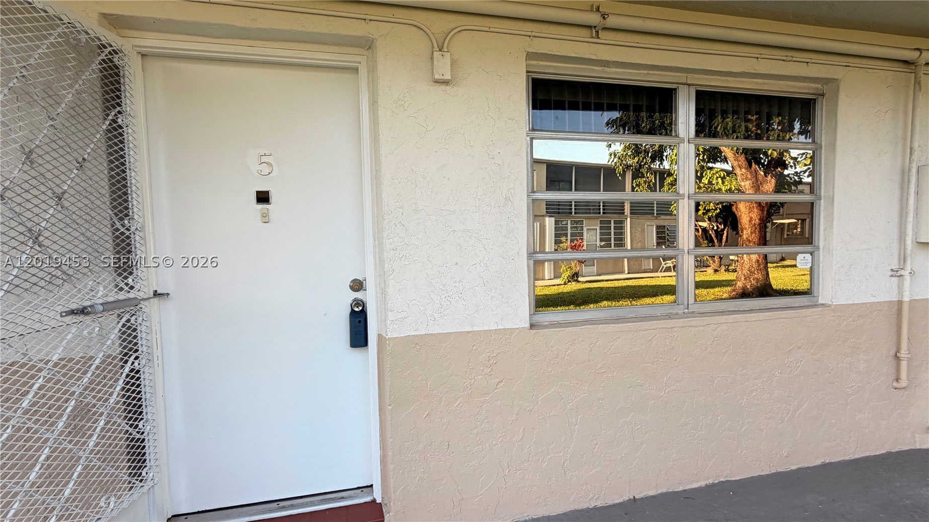 20230 Ne 2Nd Ave – photo 3