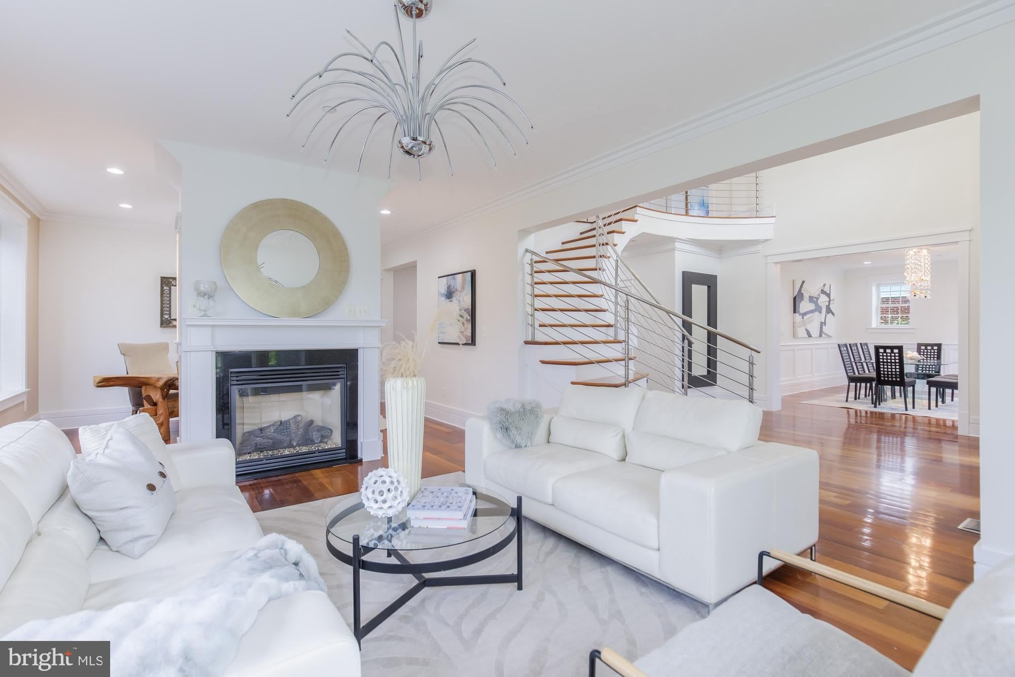 9715 SINGLETON Drive – photo 3