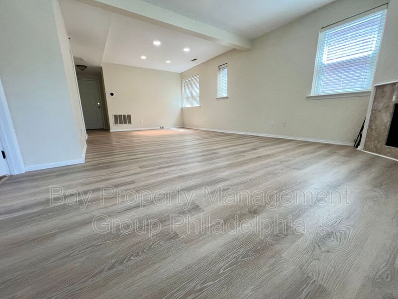 237 Montgomery Ave – photo 5