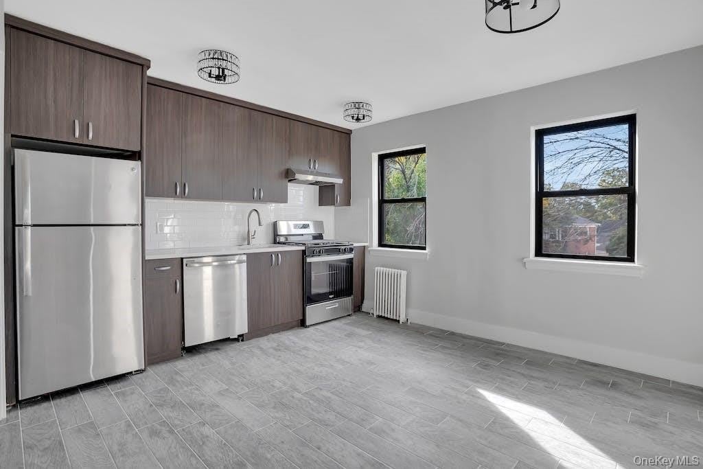 103 Lawson St – photo 2