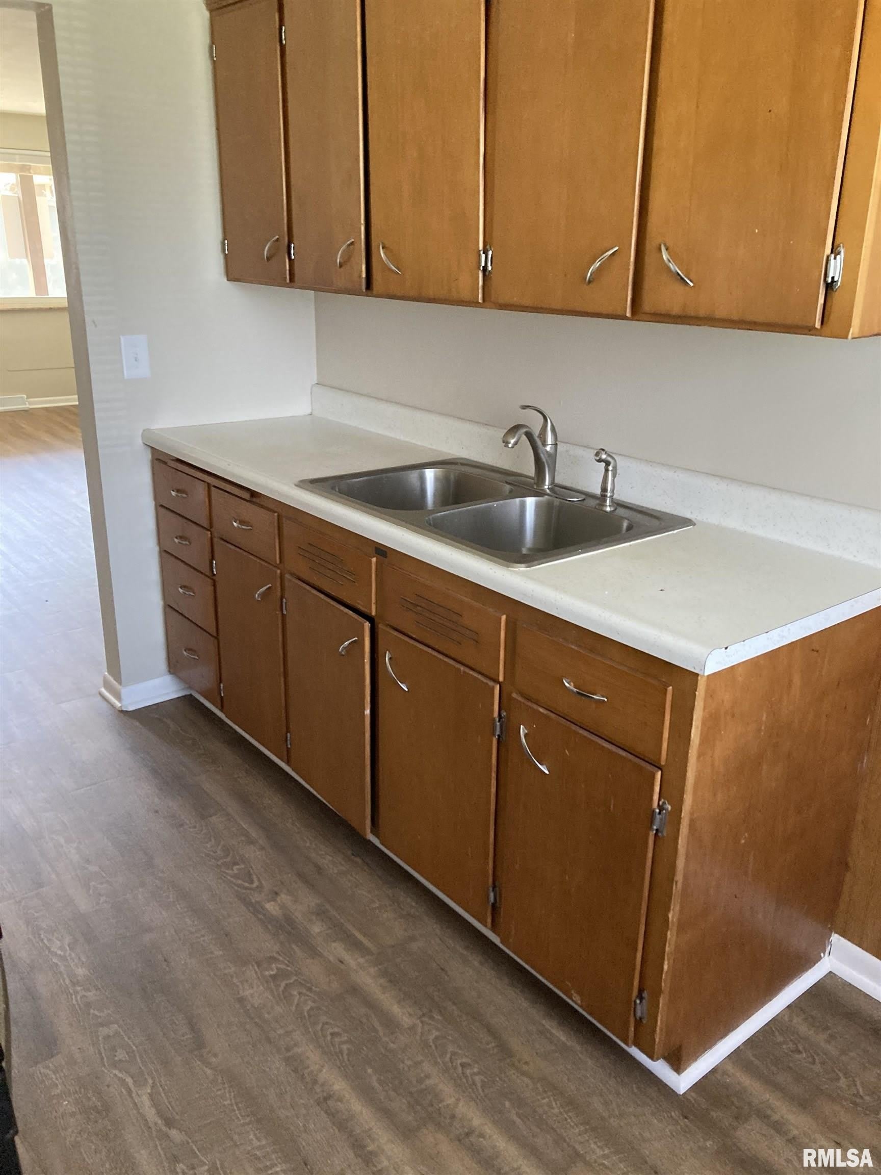 212 E OAK CLIFF Court – photo 3