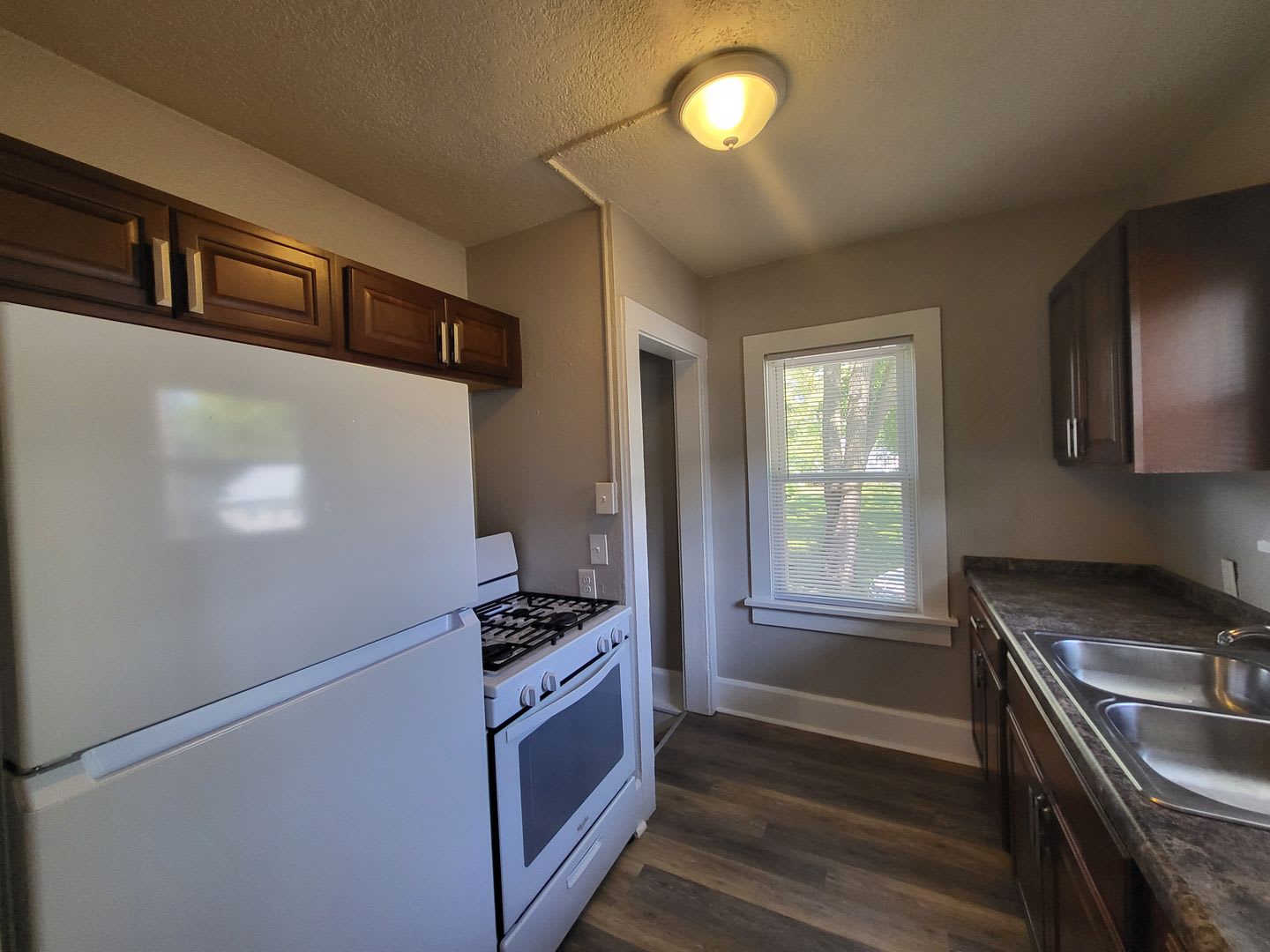 2 Bedroom, 1 Bathroom home! – photo 3