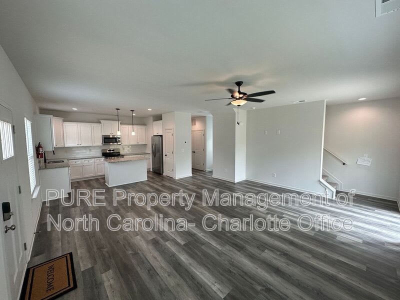 2649 Hemphill St – photo 2