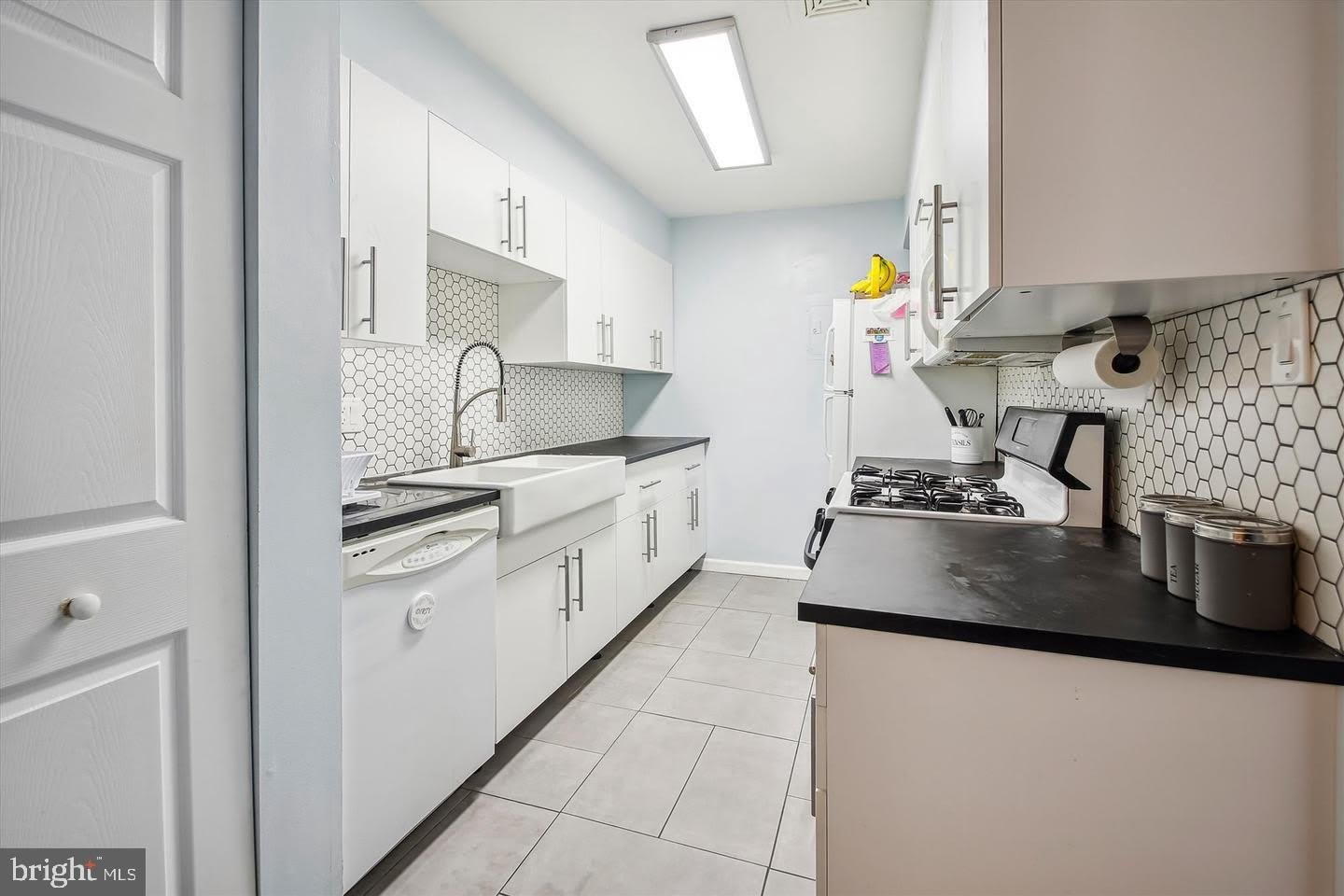21 SILVERWOOD CIR #4 – photo 3