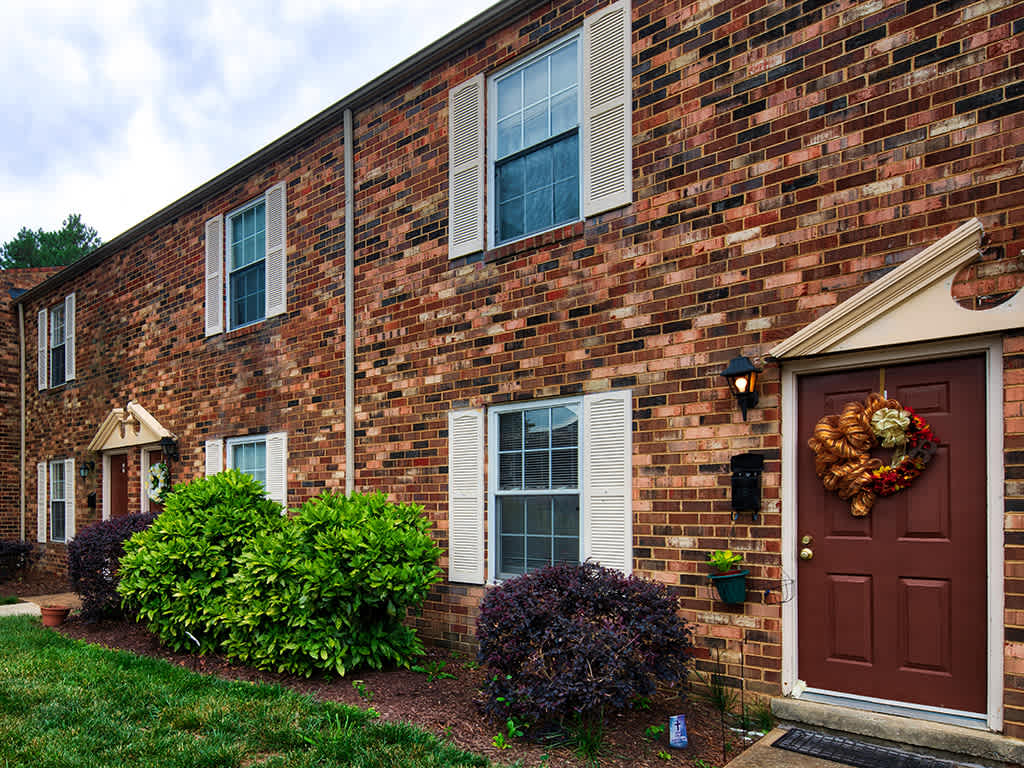 1715 Rockwood Rd – photo 4
