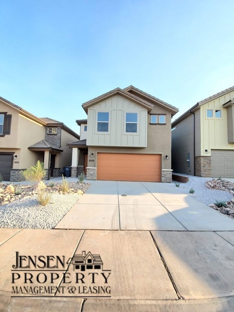 4 Bedroom Home in Desert Bluffs – photo 1