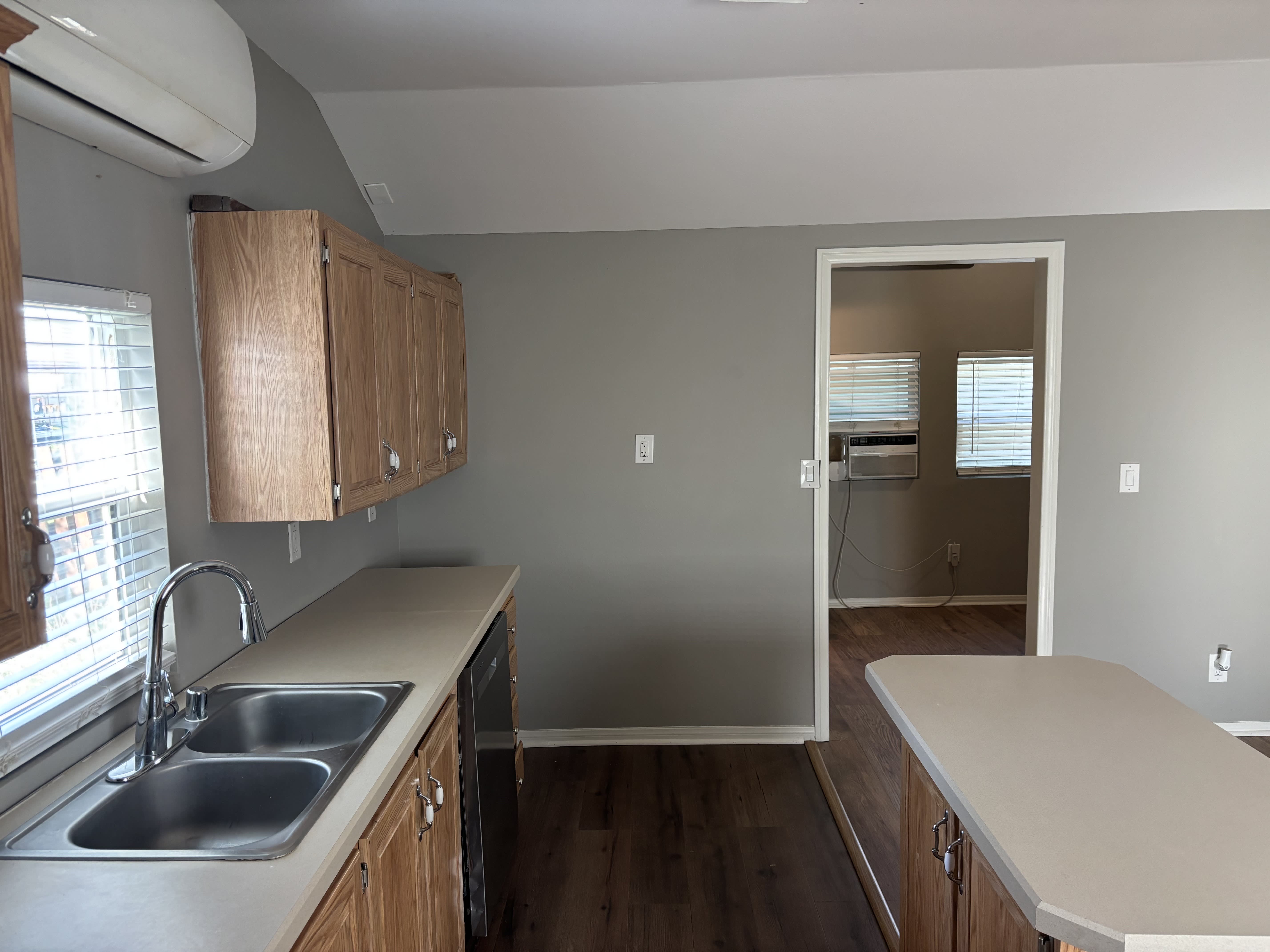 1042 5th Street – photo 4
