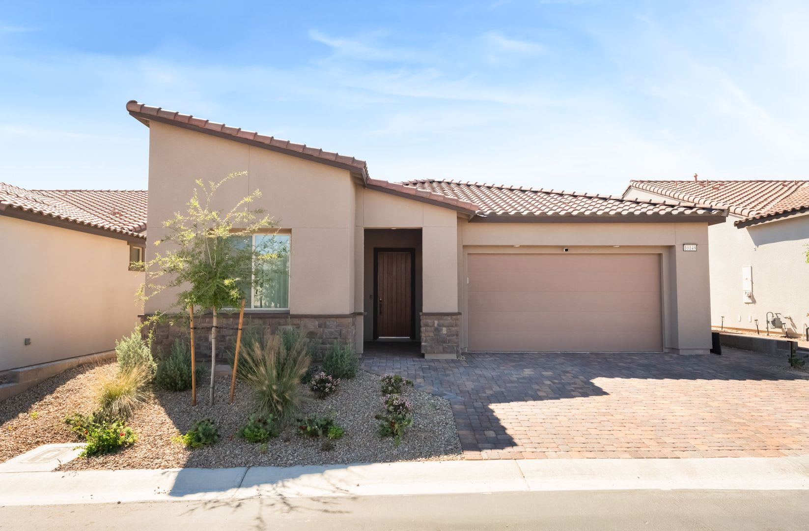 Luxury 2025 SunStone Home with Designer Backyard & Solar Included – photo 2
