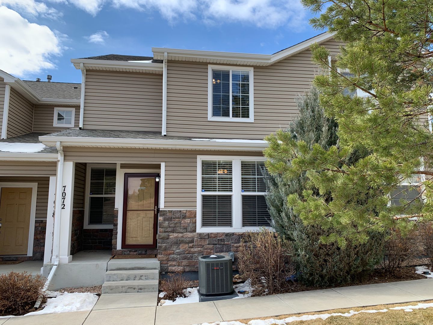 3 Bedroom Updated Townhouse in Fountain – photo 1