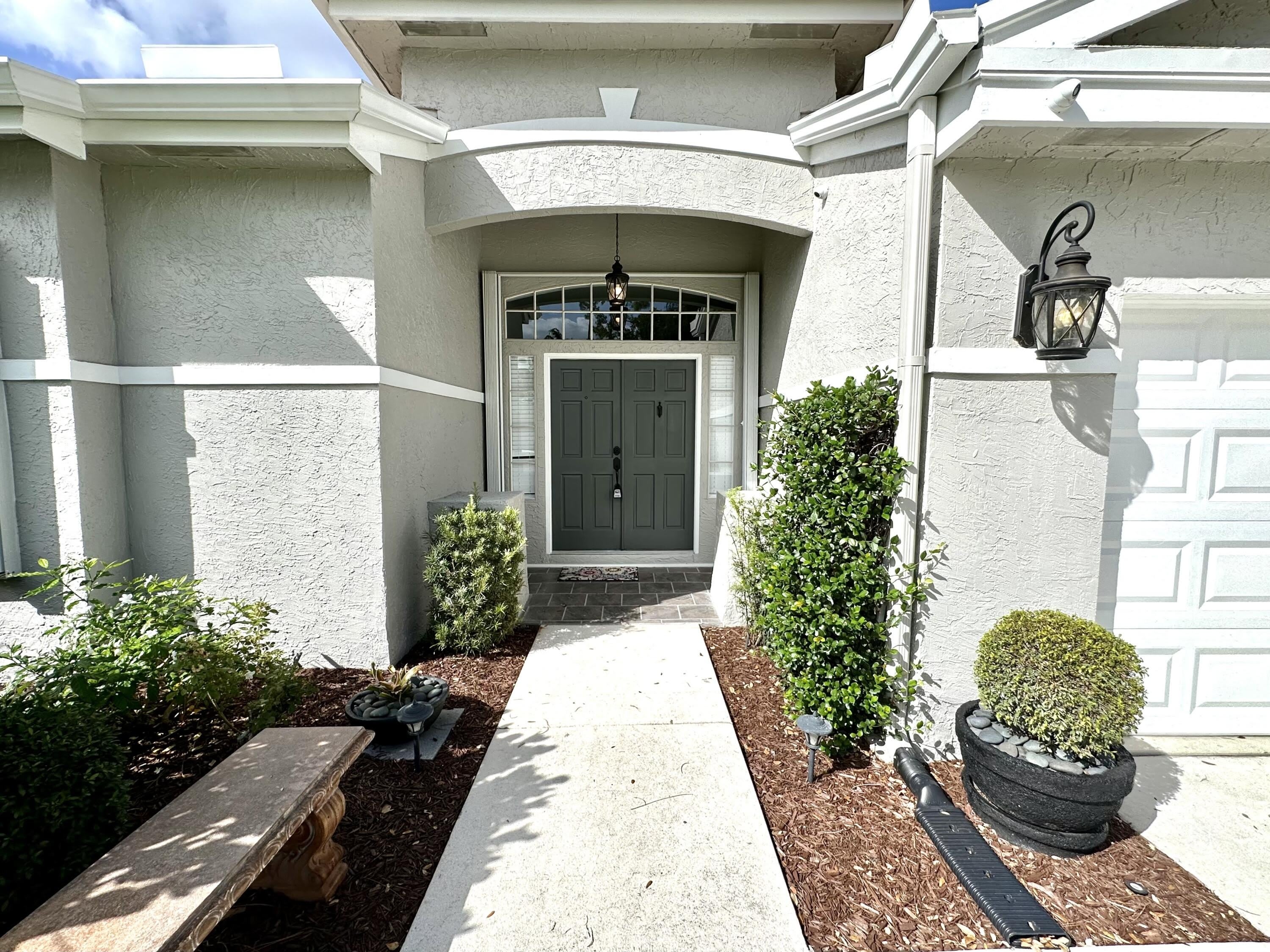 1000 Lake Breeze Drive – photo 1
