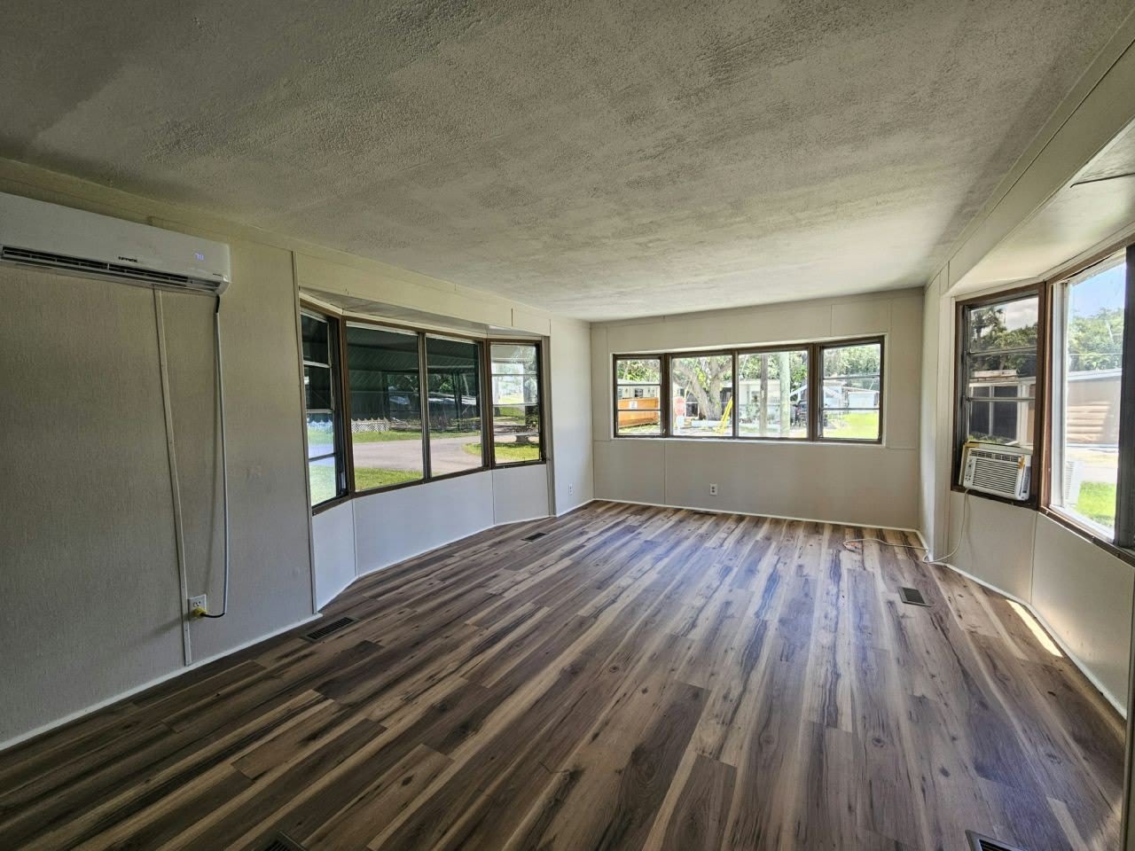 4360 Hitzing Ave – photo 2
