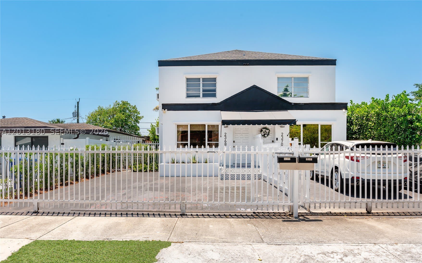 2368 SW 26th St – photo 1