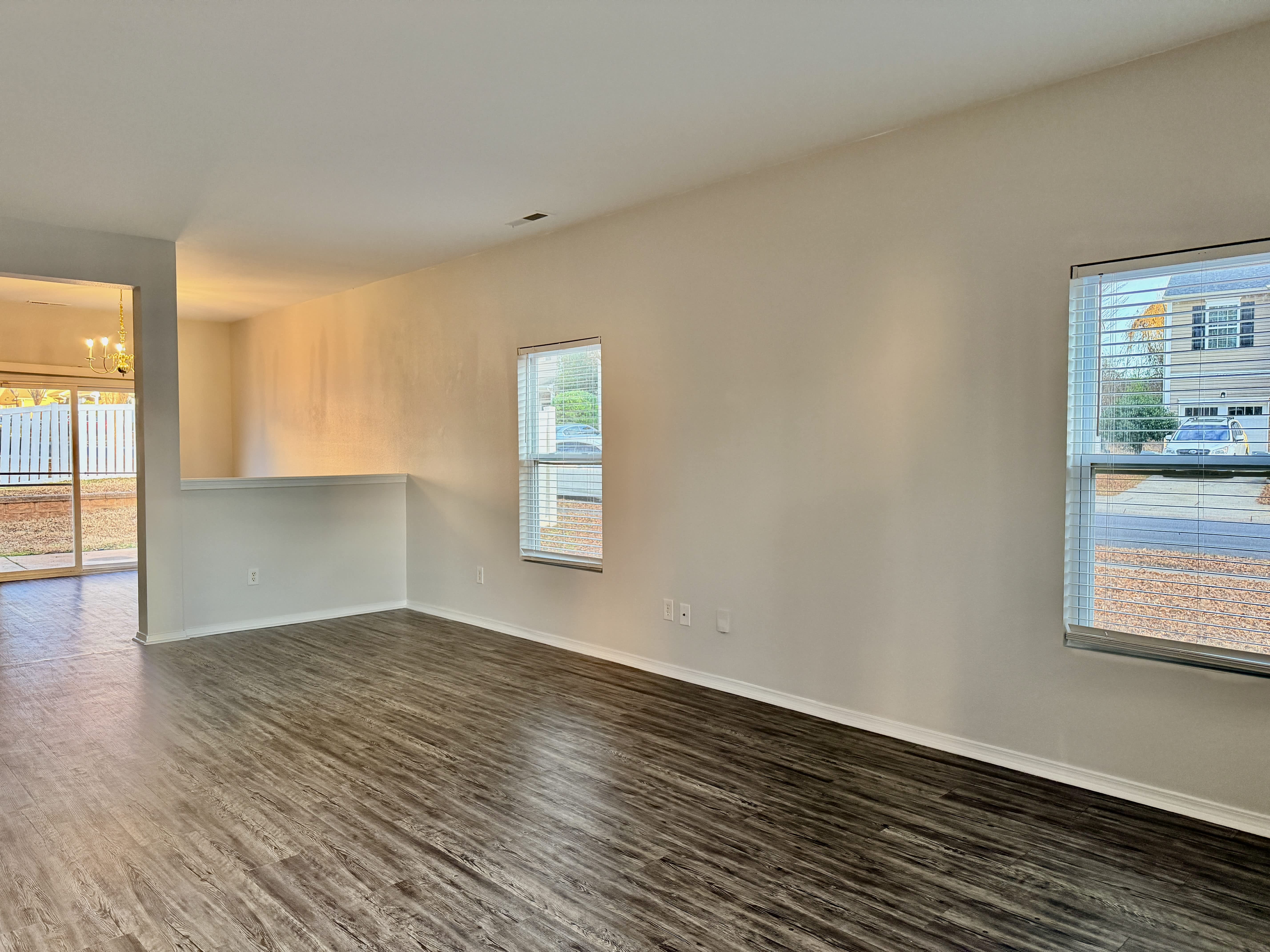 1050 Black Oak Drive – photo 2