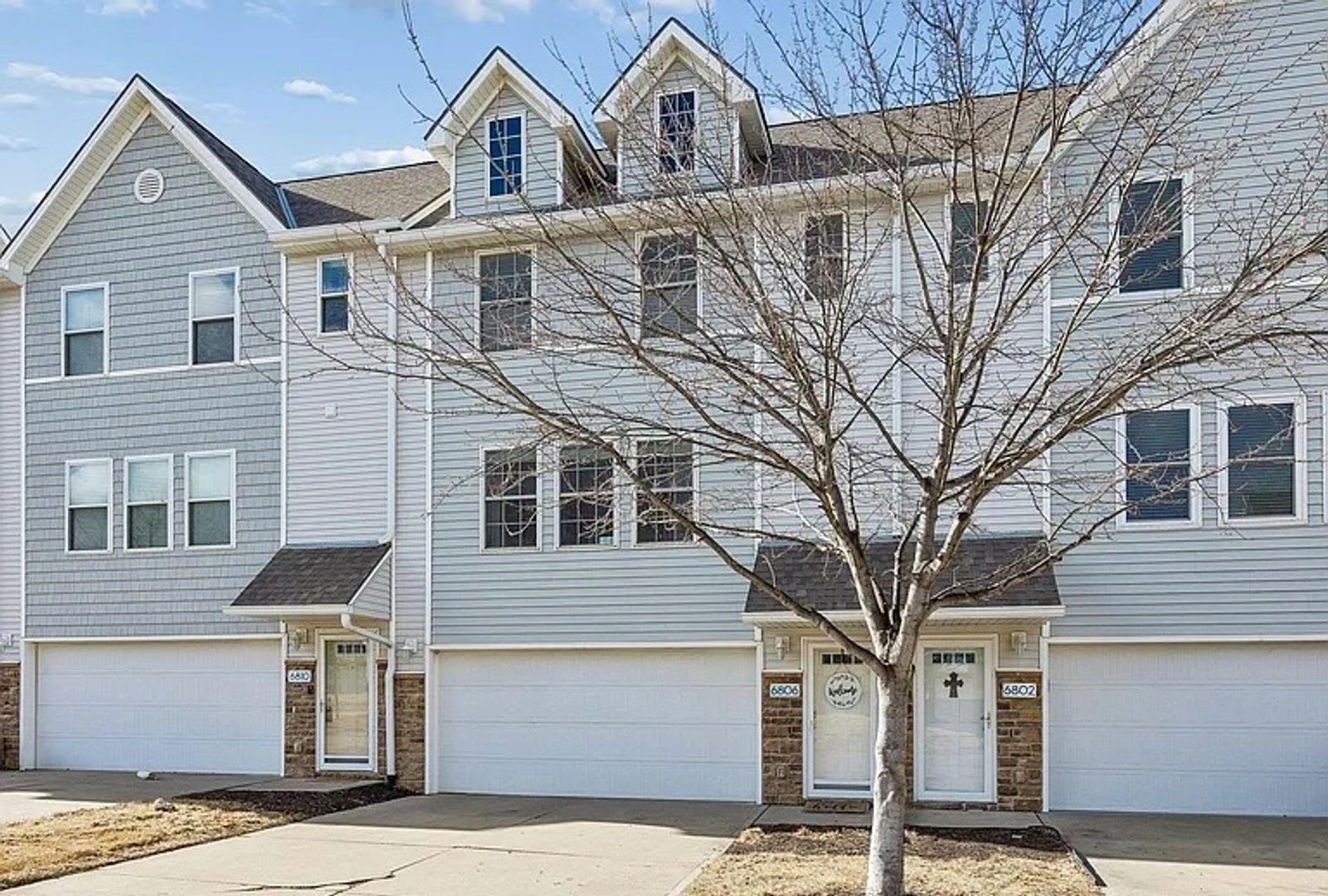 Comfortable 2-Bedroom, 2-Bath Home in the Heart of Millard – photo 1