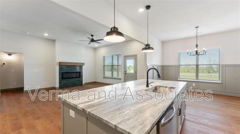 1221 Mammoth St – photo 3