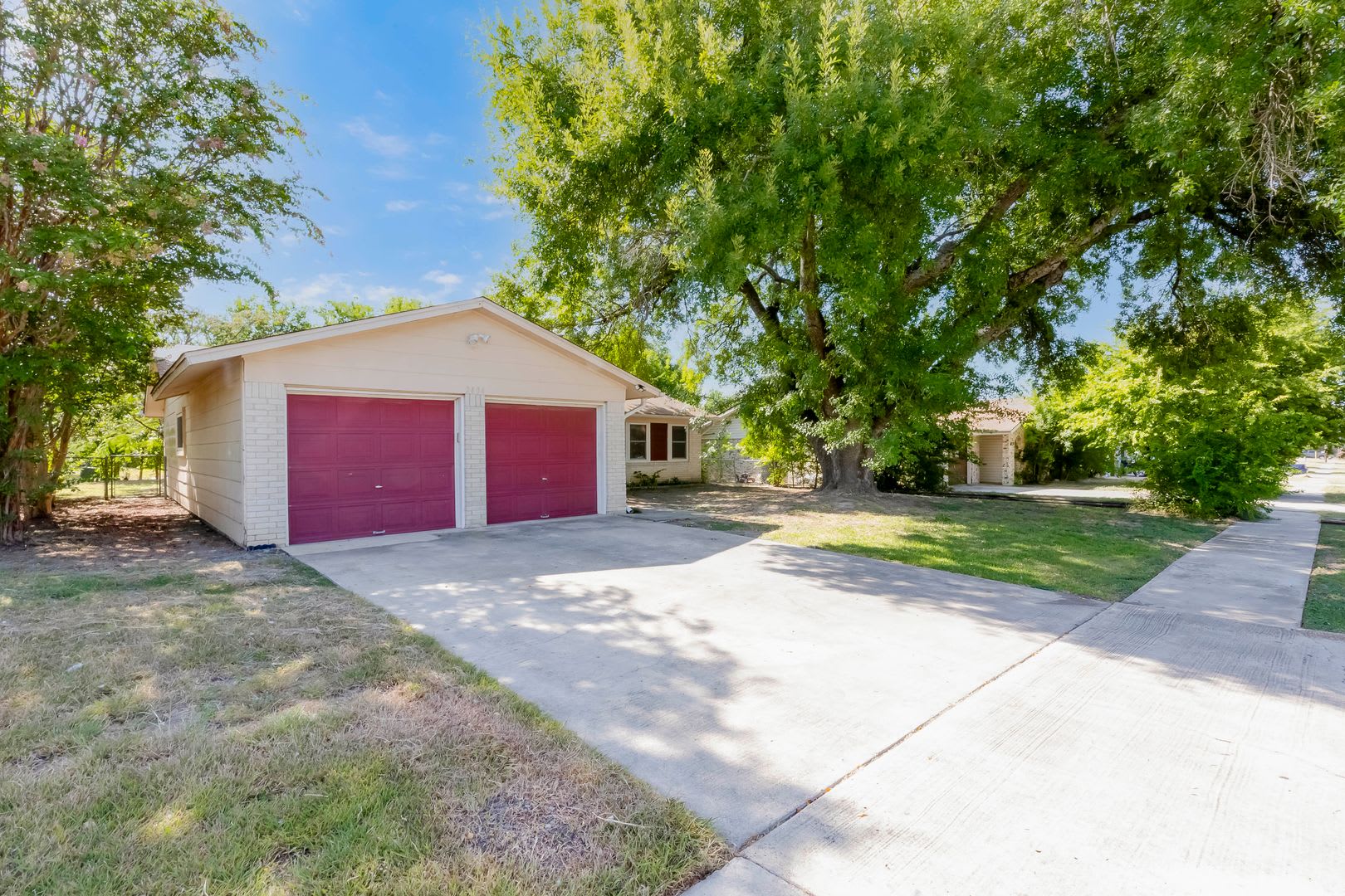 2404 Andover Drive – photo 3