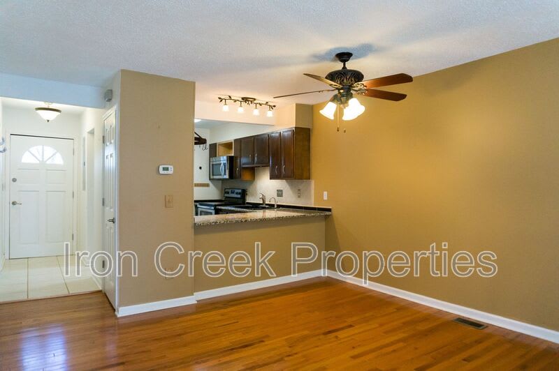 137 Colony Dr – photo 4