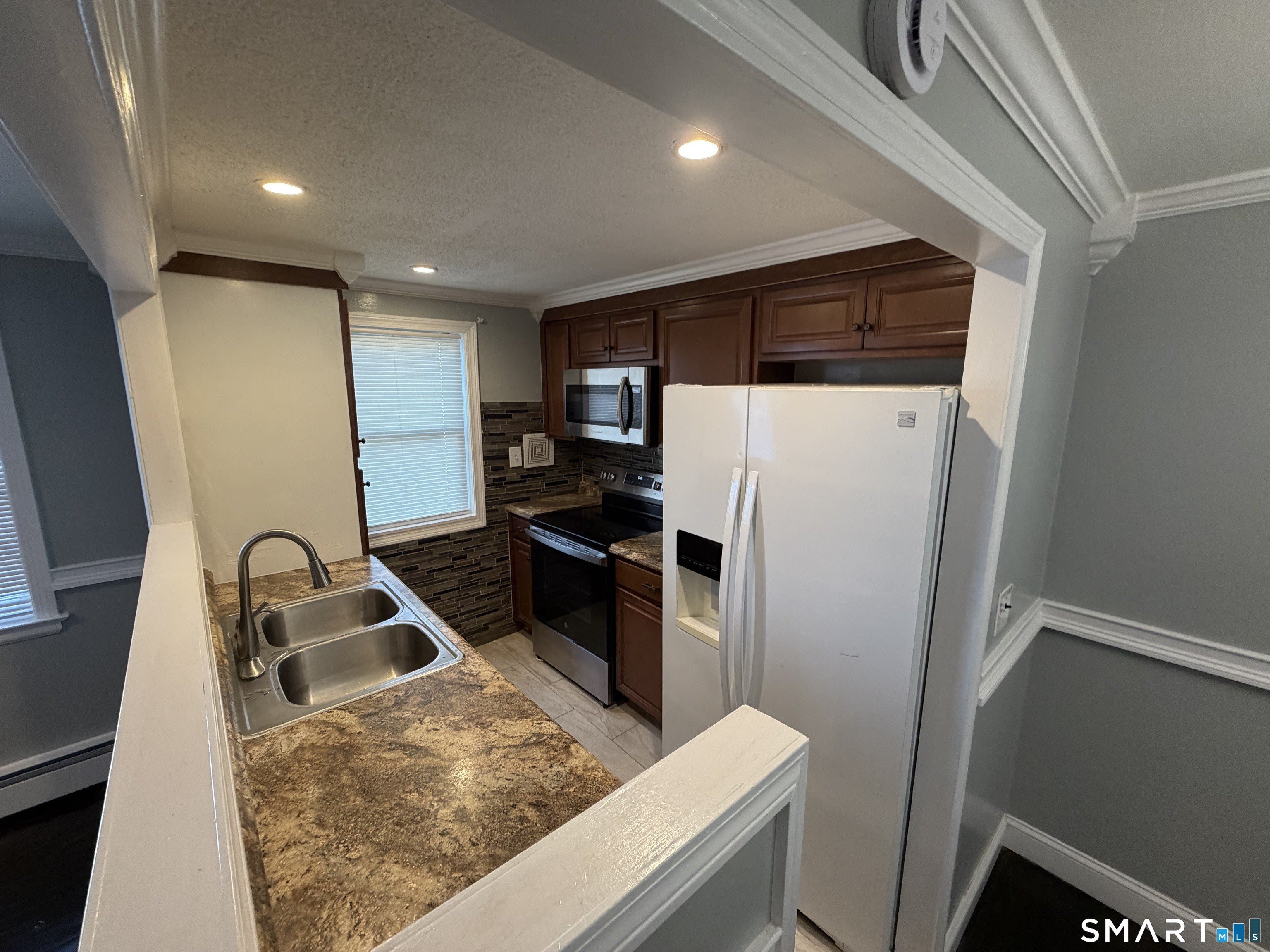 509 Burnside Avenue – photo 2