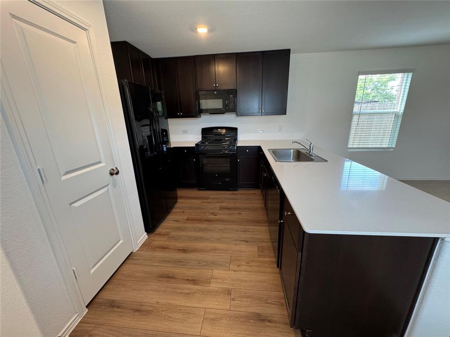 Almost New Home For Lease In Lockhart Ready For Move In – photo 2