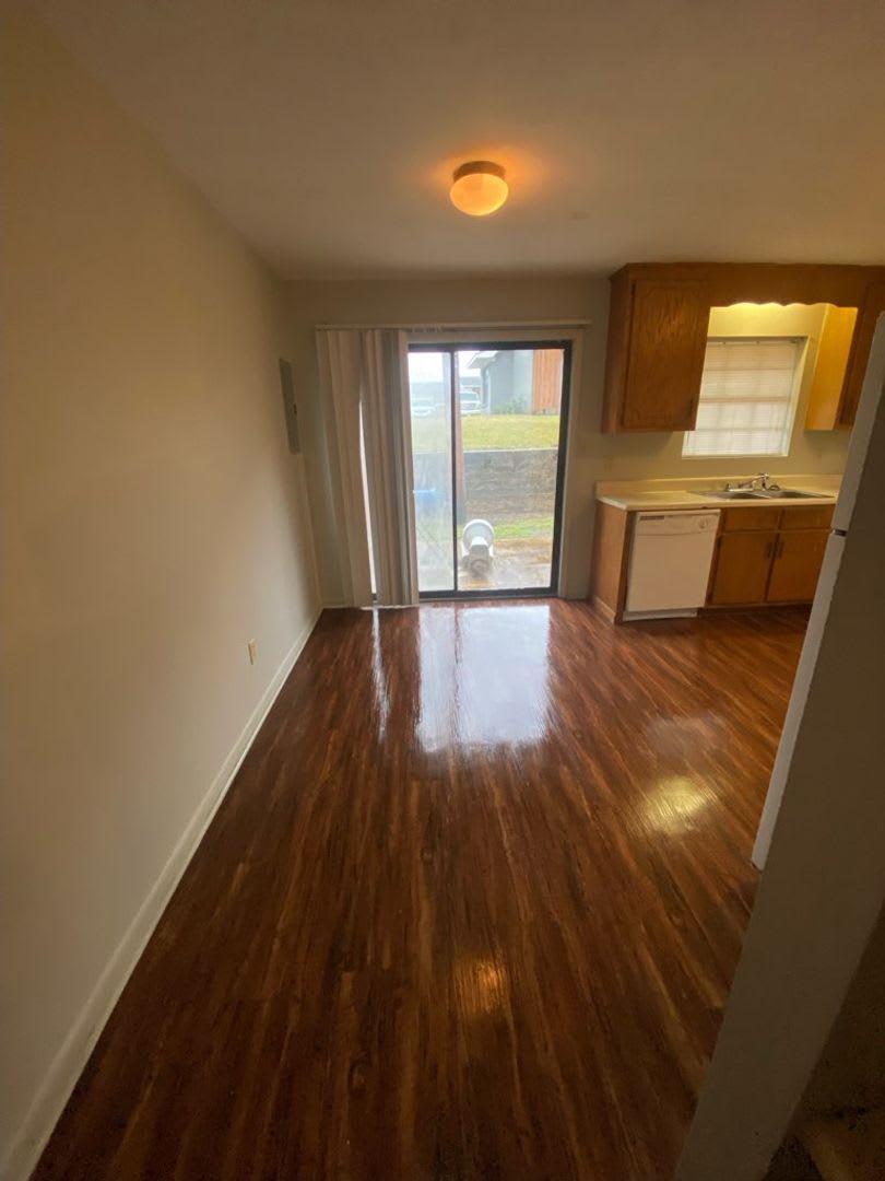 Feemster Lake Apartments – photo 2