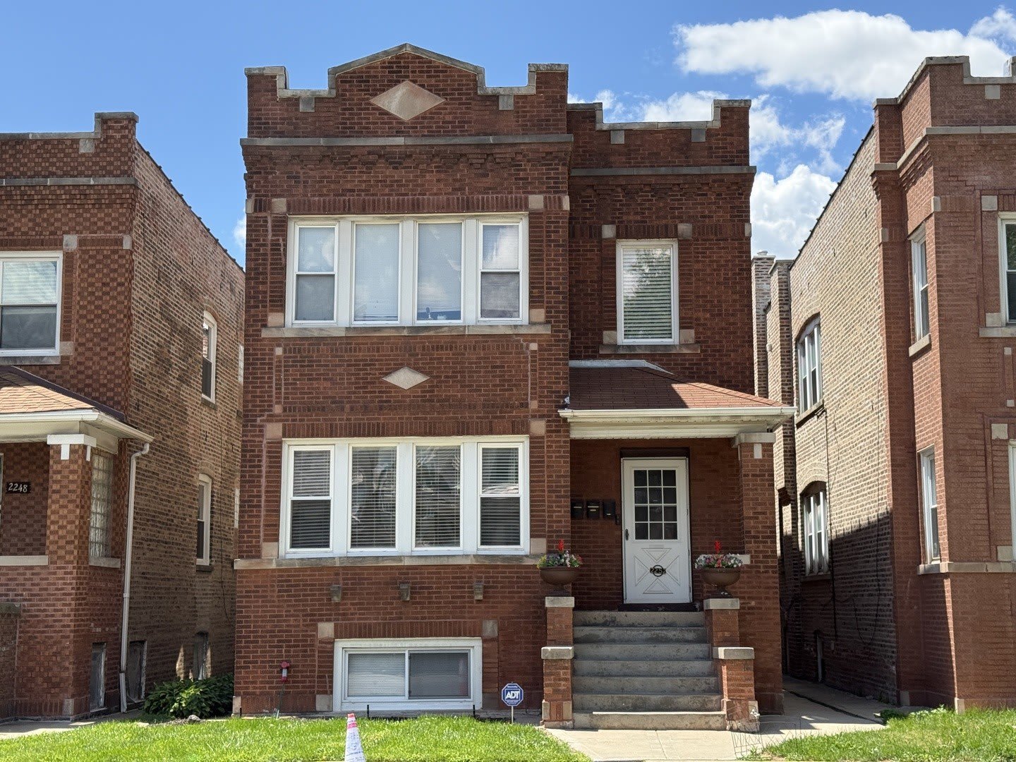 2252 N Laramie Avenue – photo 1