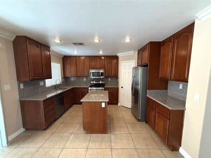 5565 Golden Palms Court – photo 4