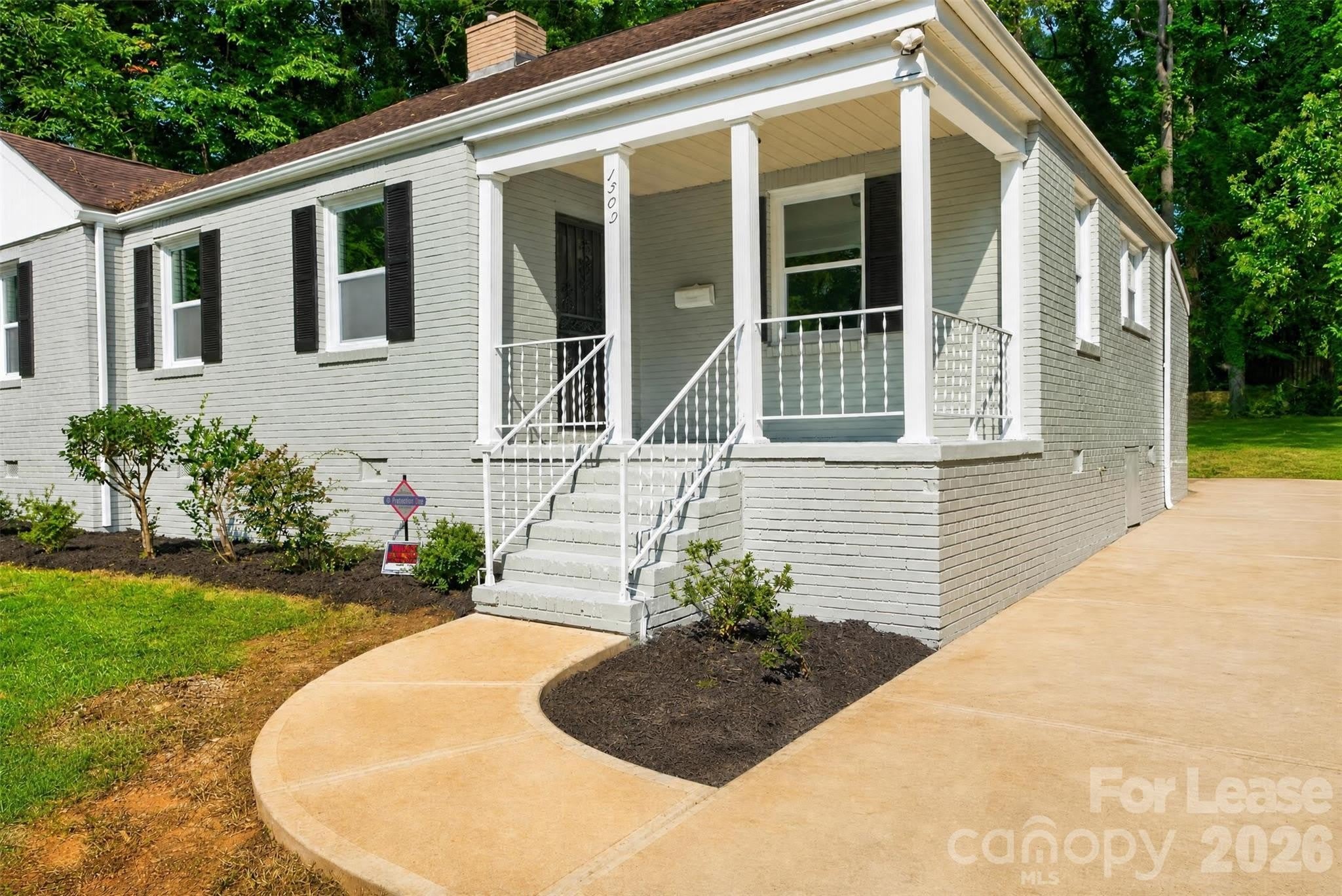 1509 Wickham Lane – photo 2