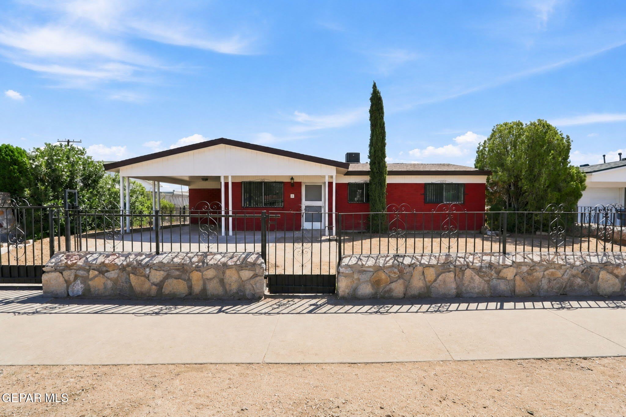 9320 ROANOKE Drive – photo 2