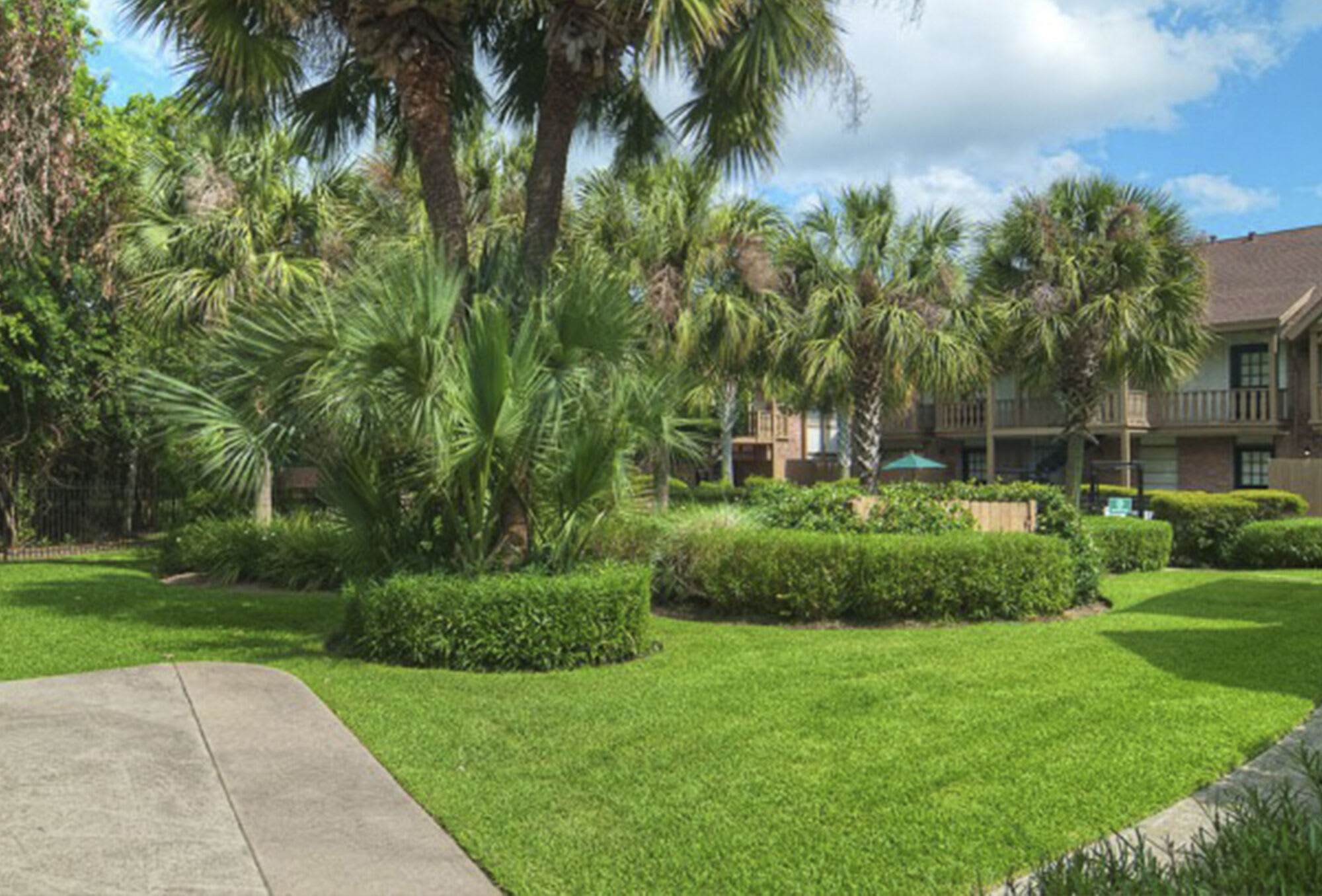 Fox Hall Apartments – photo 2