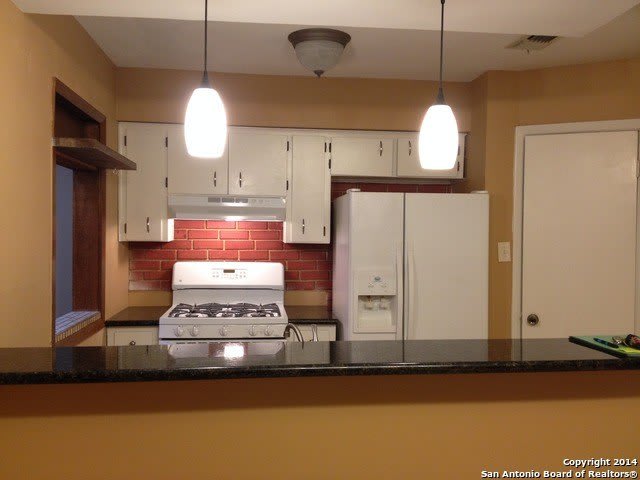 213 ROYAL DR – photo 2