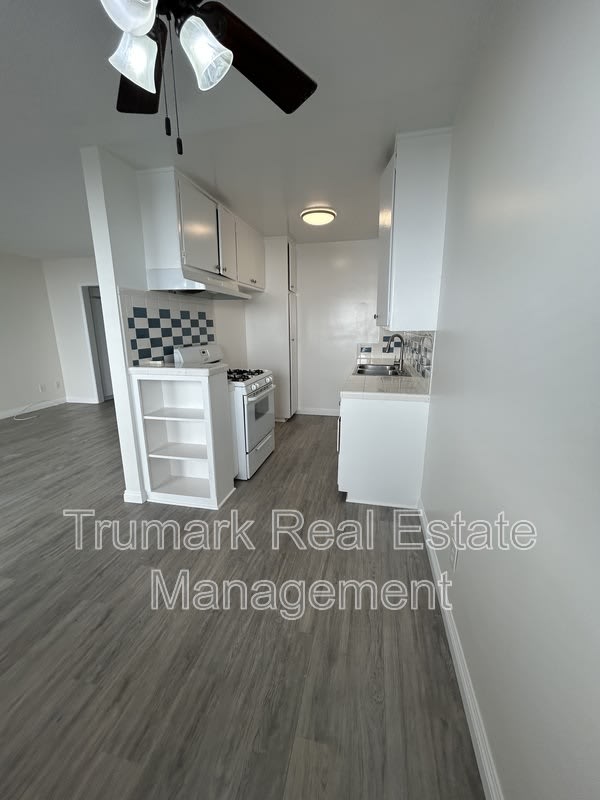 1811 Huntington Dr – photo 2
