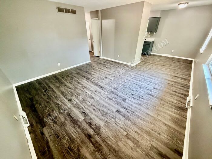 1402 South Harris Avenue – photo 4