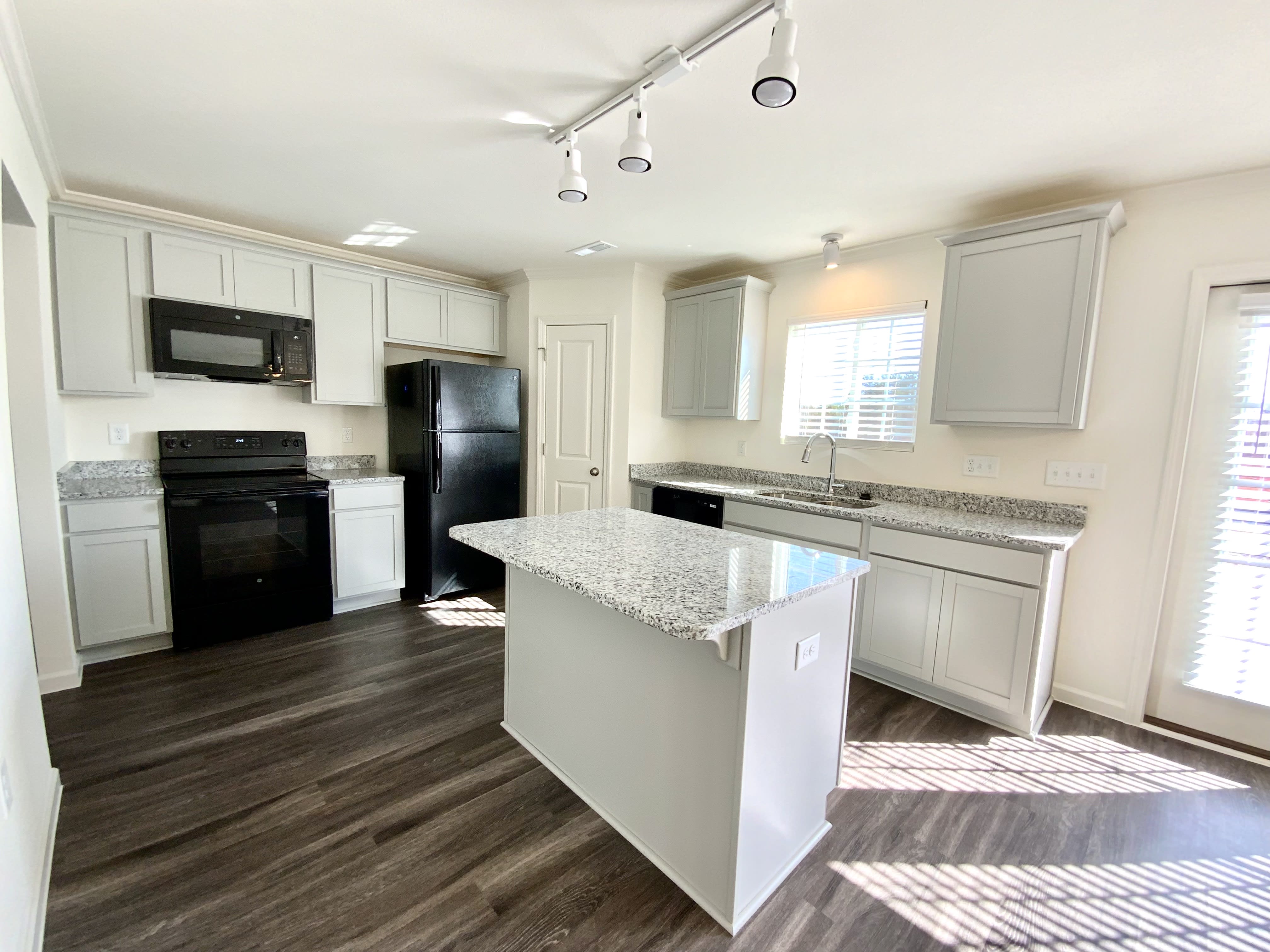 3912 Bissett Wy – photo 2