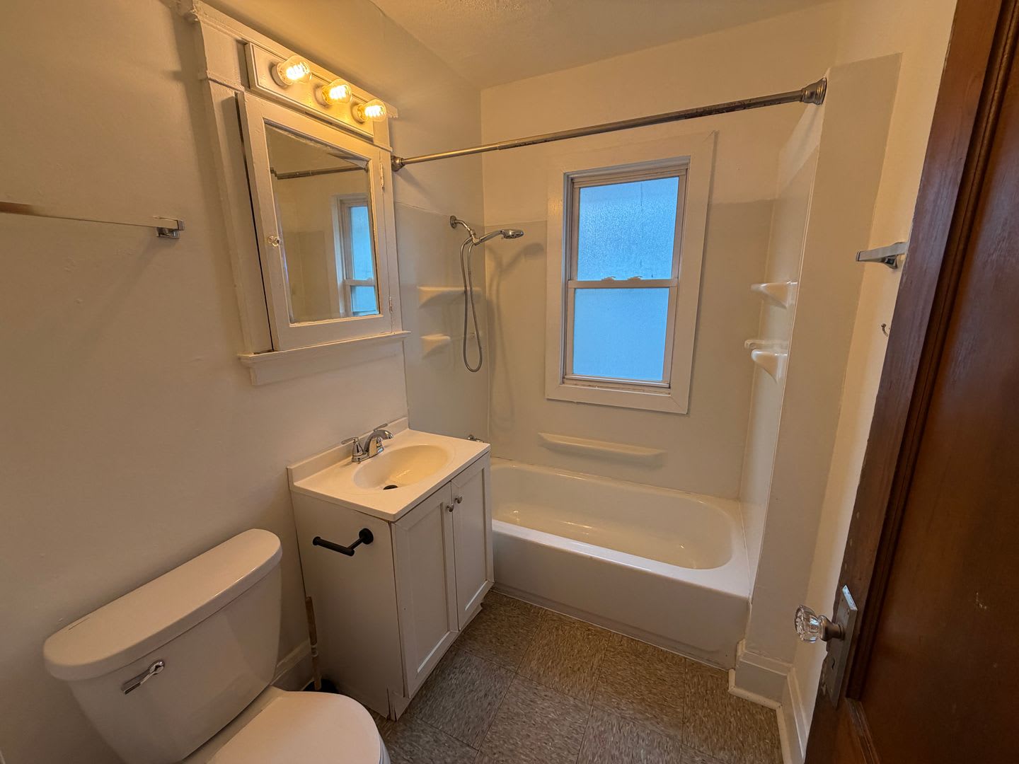 Charming Single Family Home in Sherman Park – photo 4