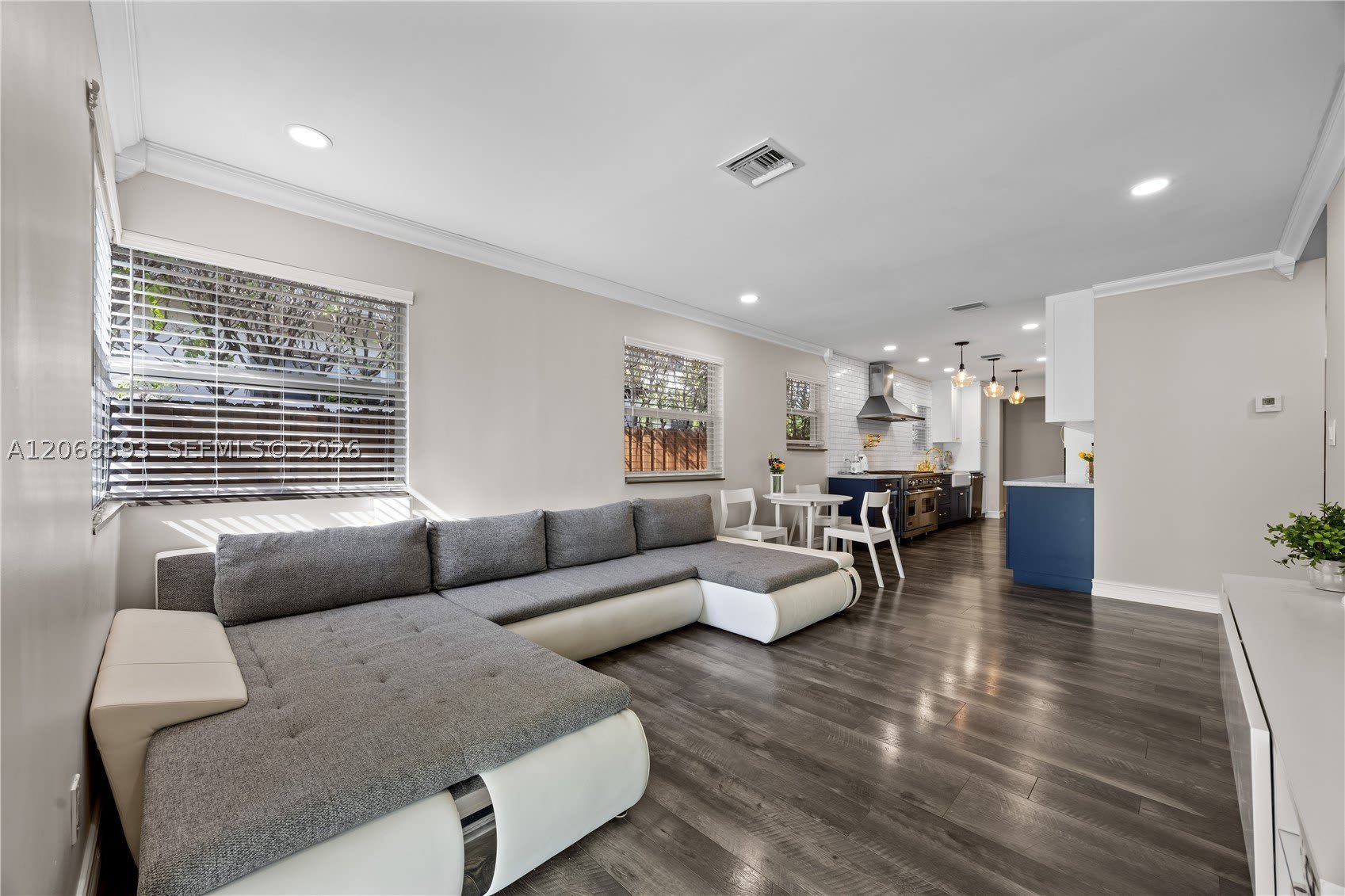 1523 Monroe St – photo 3