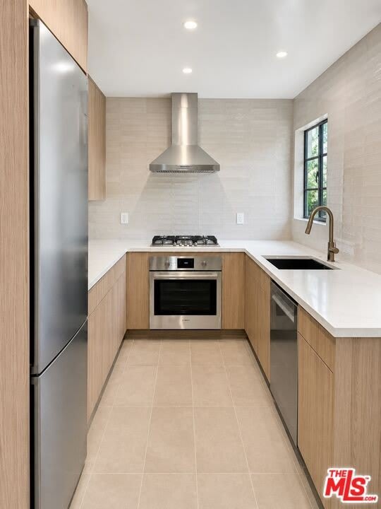 502 Strand St – photo 2