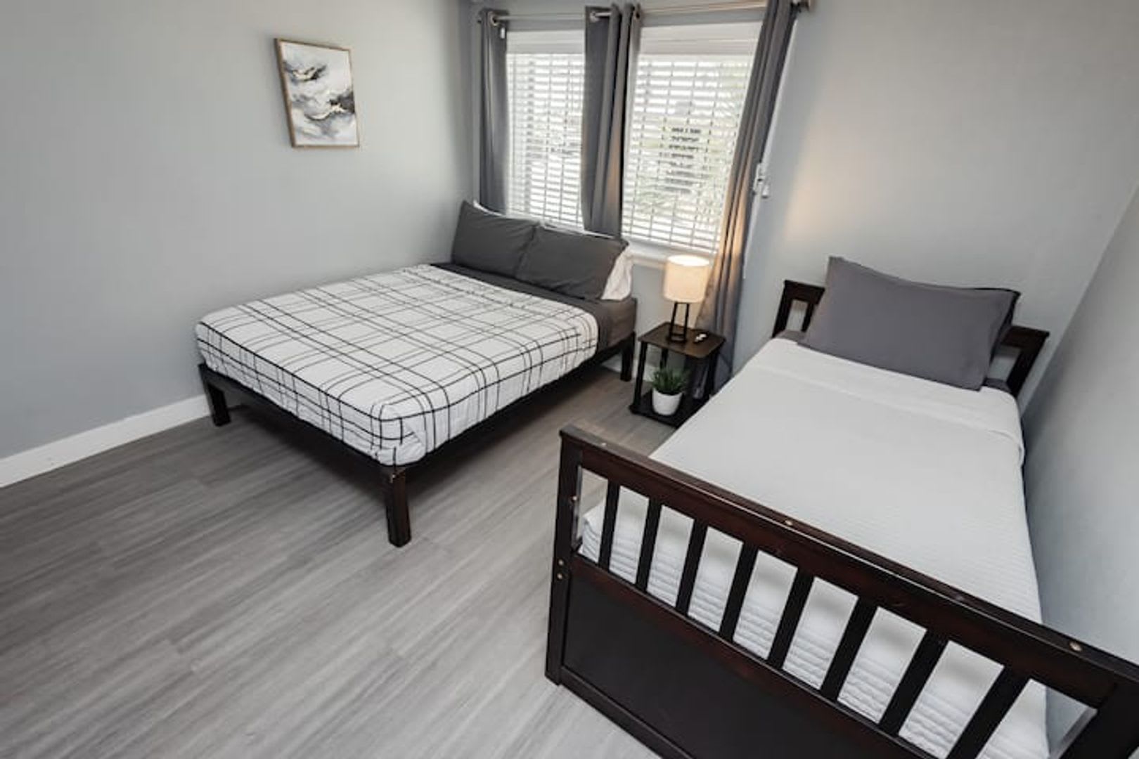 Move-In Ready 3-Bedroom Home in Prime Central Las Vegas – photo 5