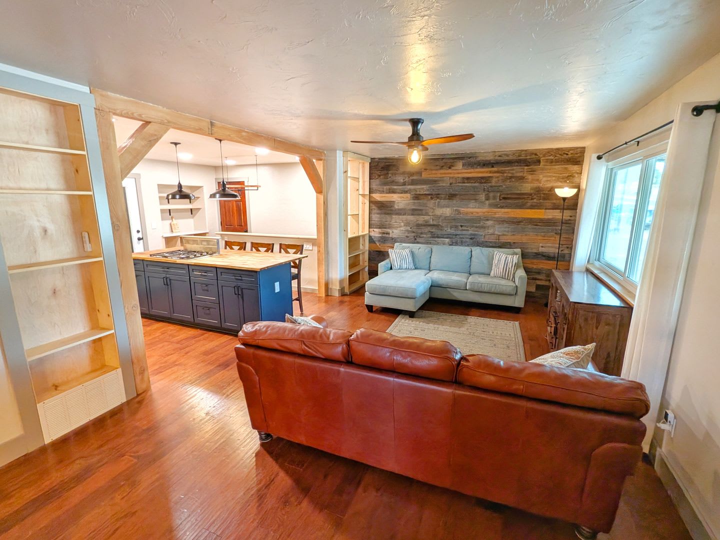 Charming 3 Bd 2 B Corner Lot Single Family Home – photo 4
