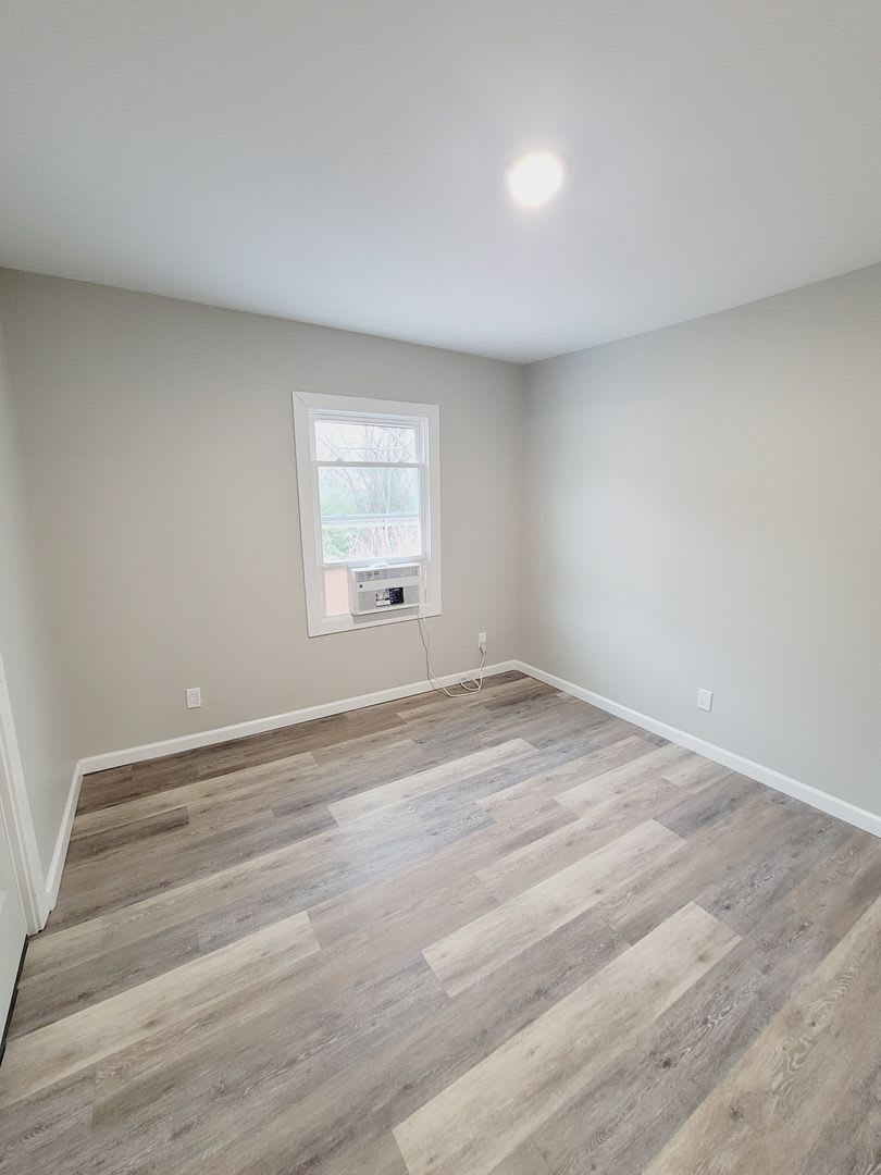 One-Bedroom Apartment for Rent Close to Downtown! – photo 5
