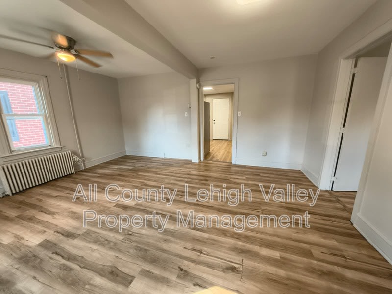 365 E. Prospect St. – photo 3