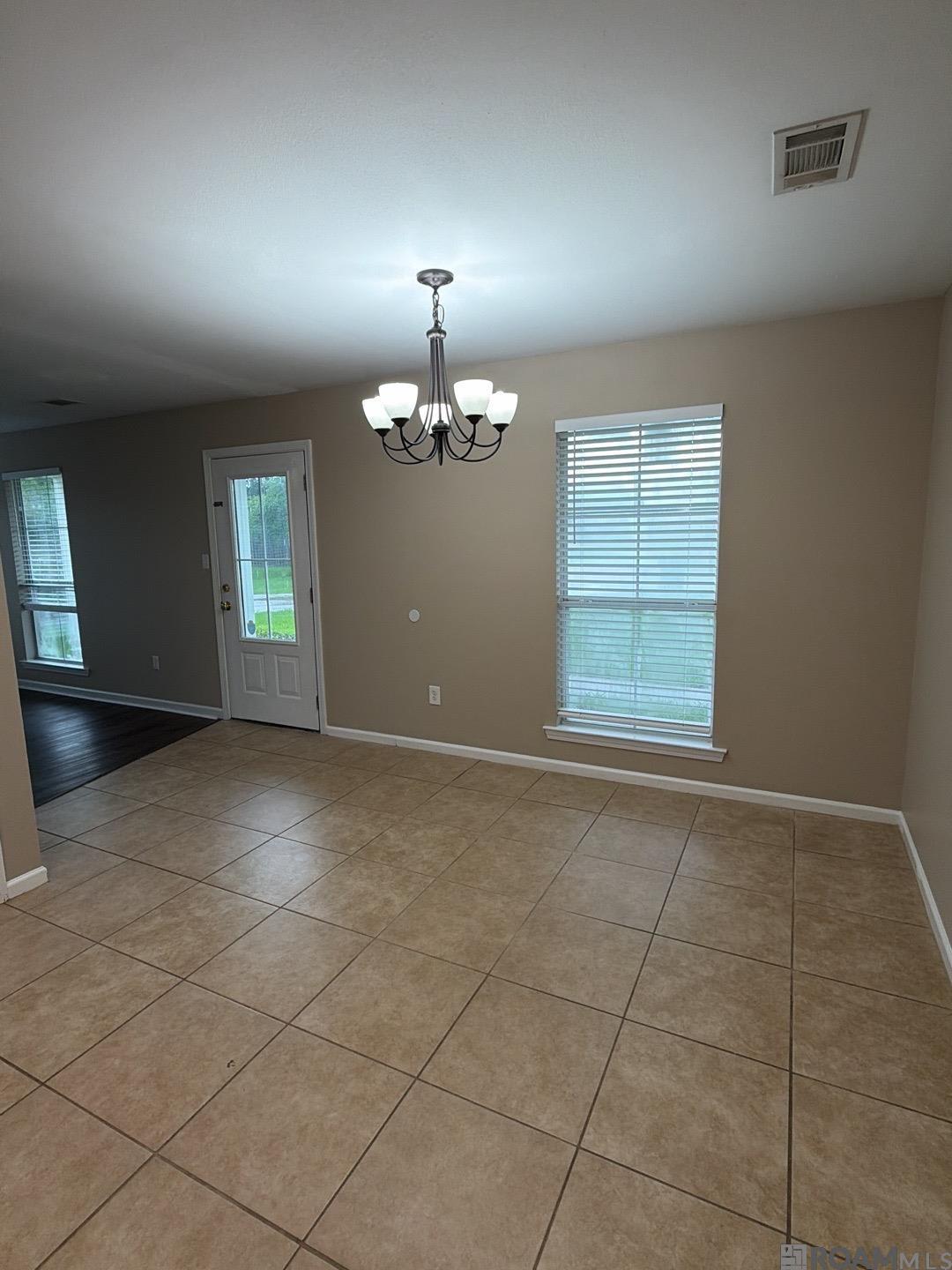 10124 Nashville Ct – photo 5