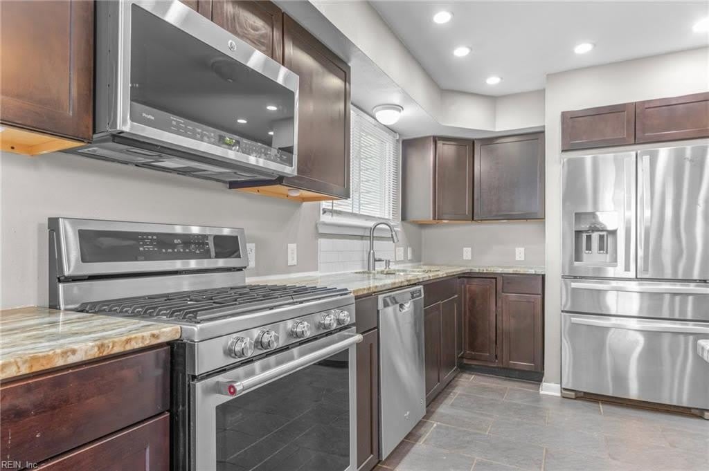 3220 Deer Park Drive – photo 3