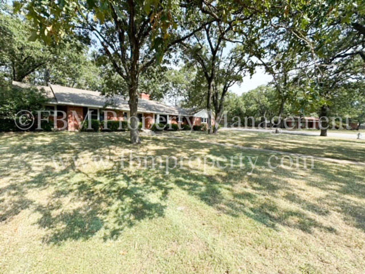 900 Dobbins Rd – photo 2
